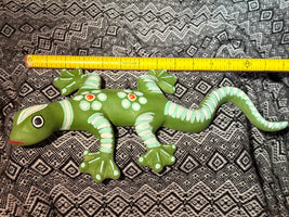 Mexican folk art terracotta lizard